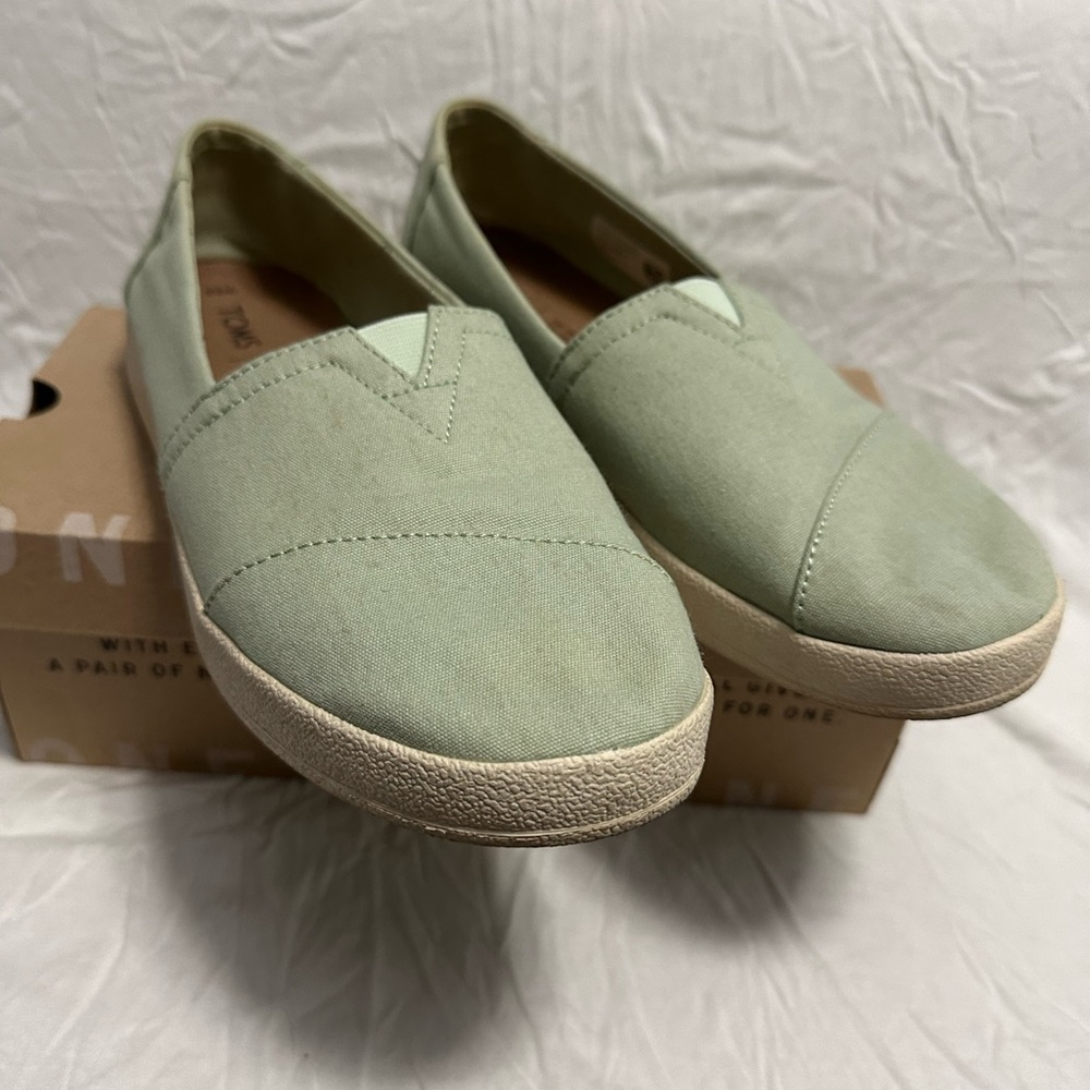 Toms Women's Light Green Canvas Loafers